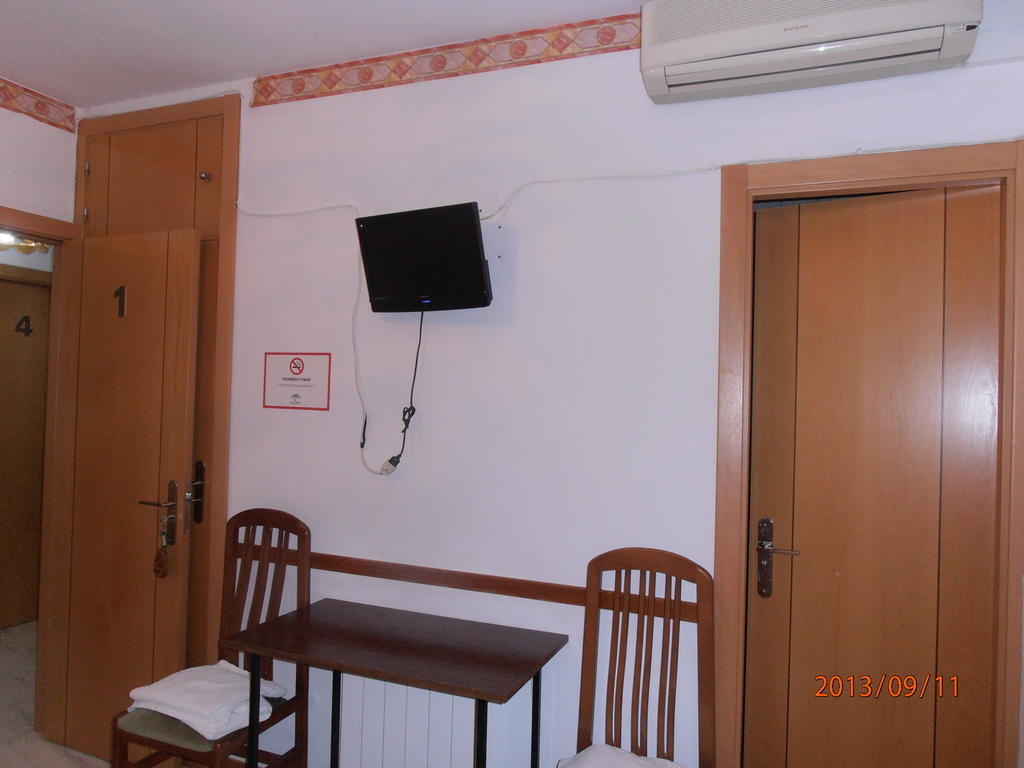 Hostal Restaurante Las Rejas Archidona Chambre photo