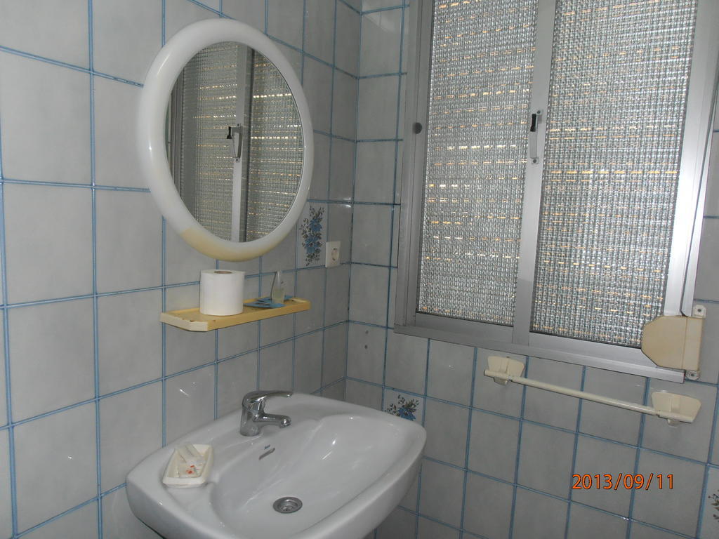 Hostal Restaurante Las Rejas Archidona Chambre photo