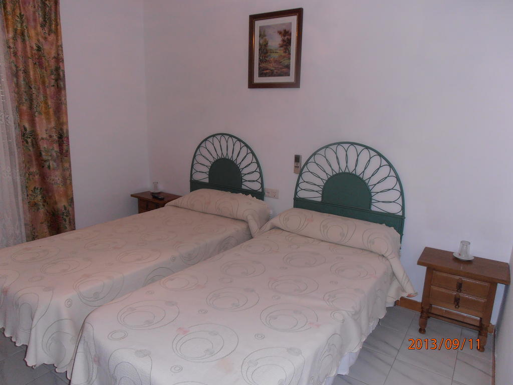 Hostal Restaurante Las Rejas Archidona Chambre photo